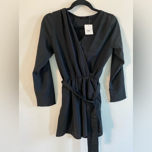 Fraiche by J  Long Sleeve Tie Waist Romper Size S NWT - Picture 2 of 6